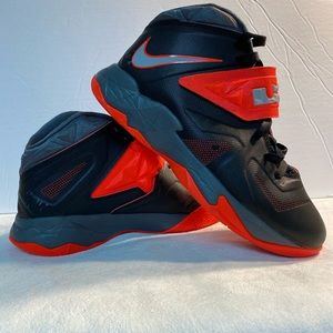Lebron James basketball shoes
